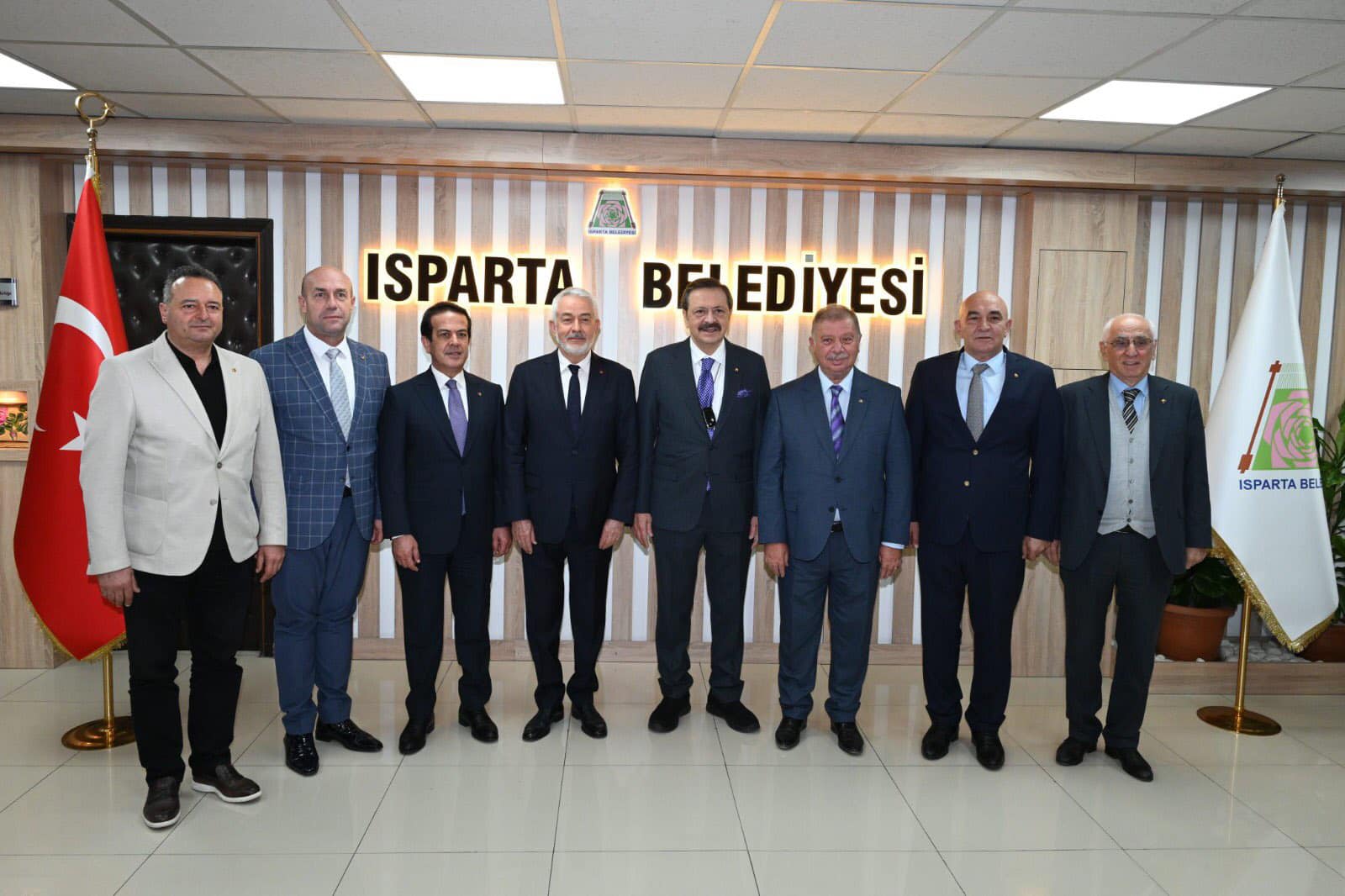 BAŞKAN MÜHSÜRLER, ISPARTA BELEDİYESİ'Nİ ZİYARET ETTİ